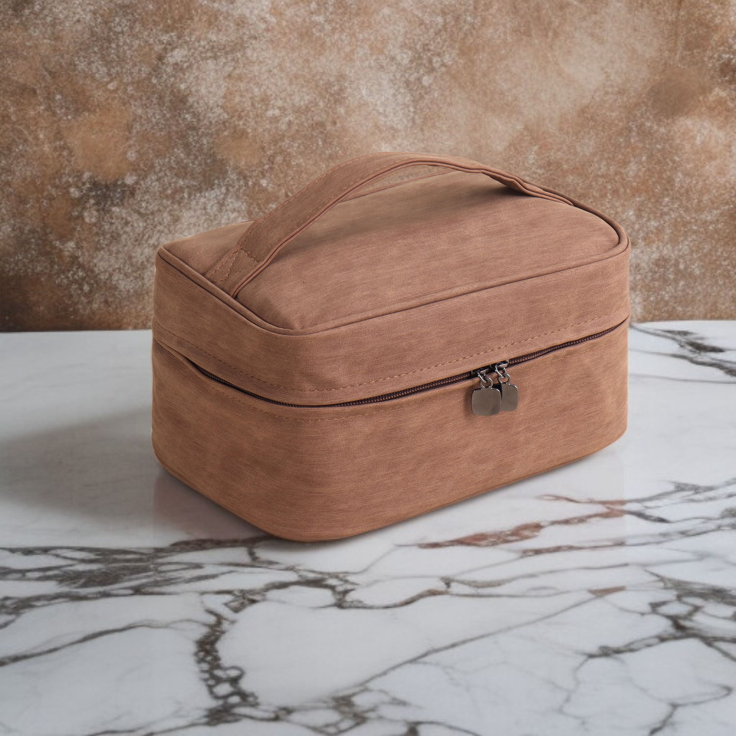 Organized interior of multi-layer storage bag