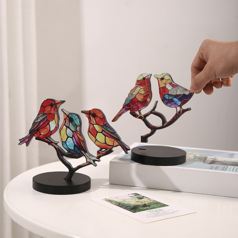 Bemalter Vogelschmuck