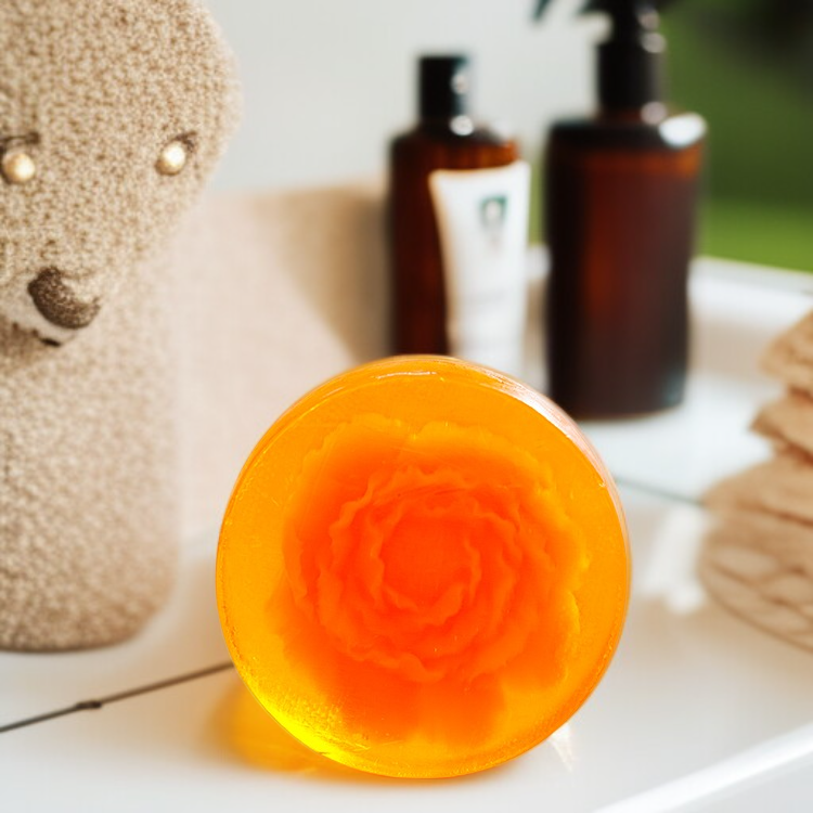 Jabón artesanal para el cuidado de la piel con miel