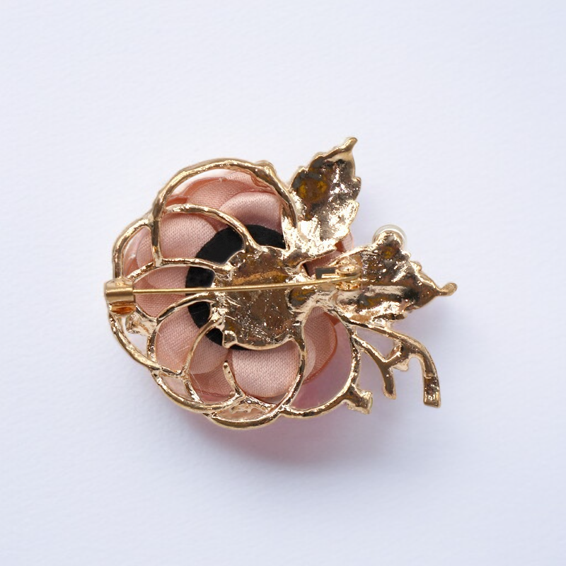Blumenbrosche