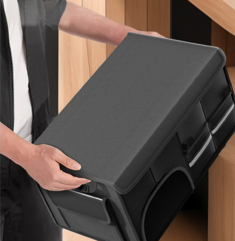 小物収納に便利な車用ボックス