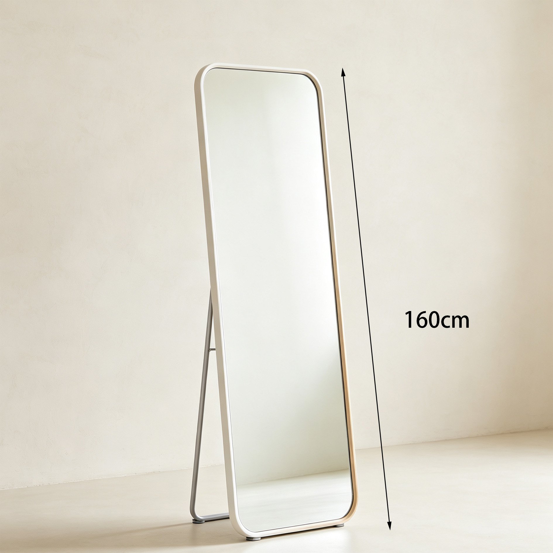 Detail of the mirror frame showcasing quality craftsmanship