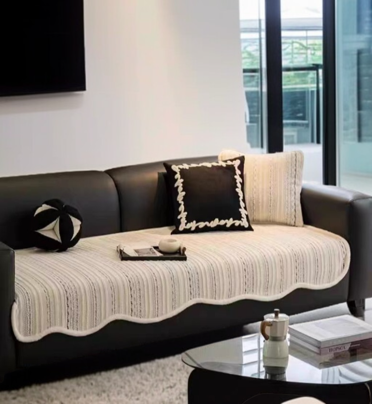ソファにぴったりフィットする特殊形状カバー