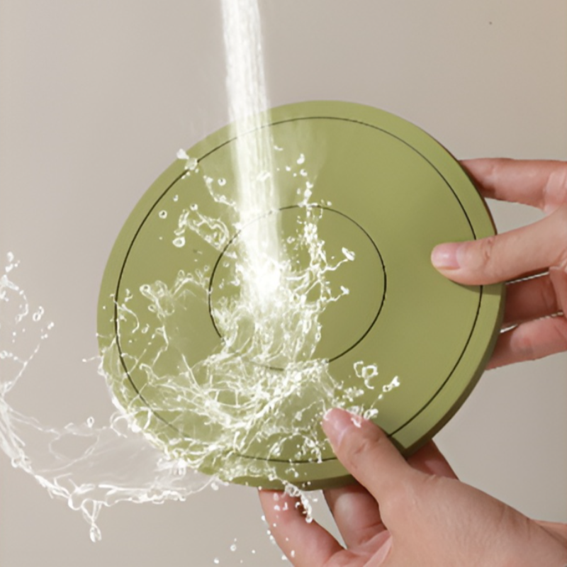 Silicone thermal insulation mat and dining mat