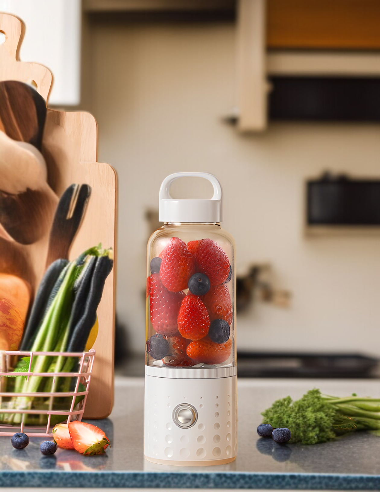 Portable juicer with electric juicer cup, small household fully automatic fruit juicer