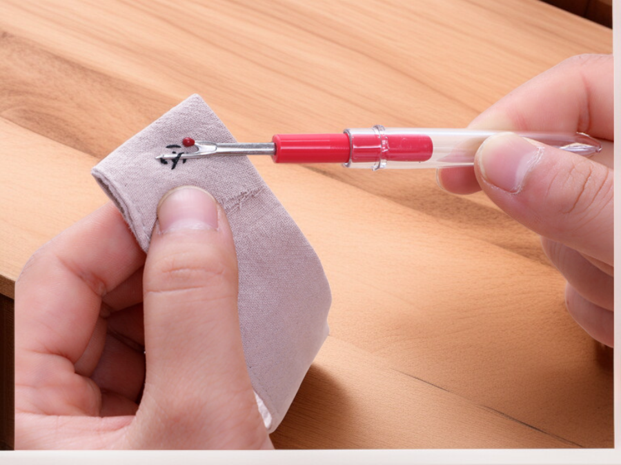 針線包縫補衣物示意圖