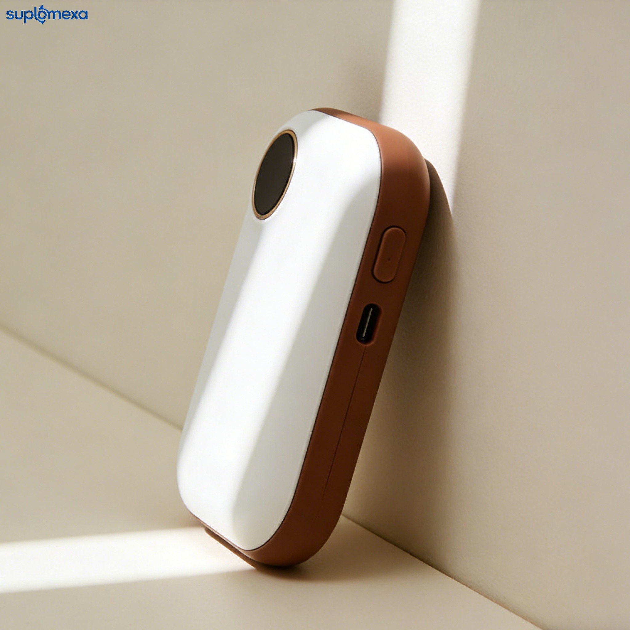 アウトドアで使用するポータブル電源バンク