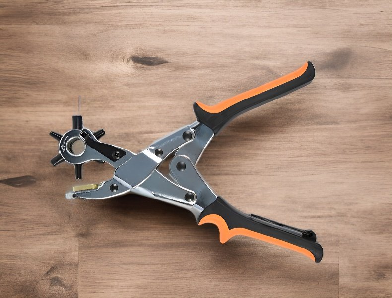 高耐久性の多機能穴あけパンチ