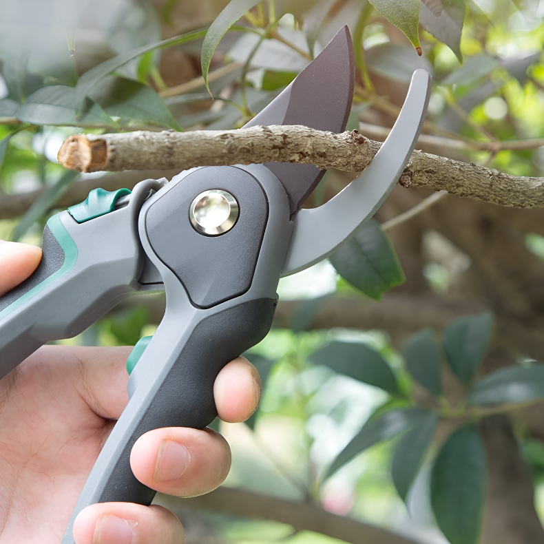 กรรไกรตัดแต่งสวน