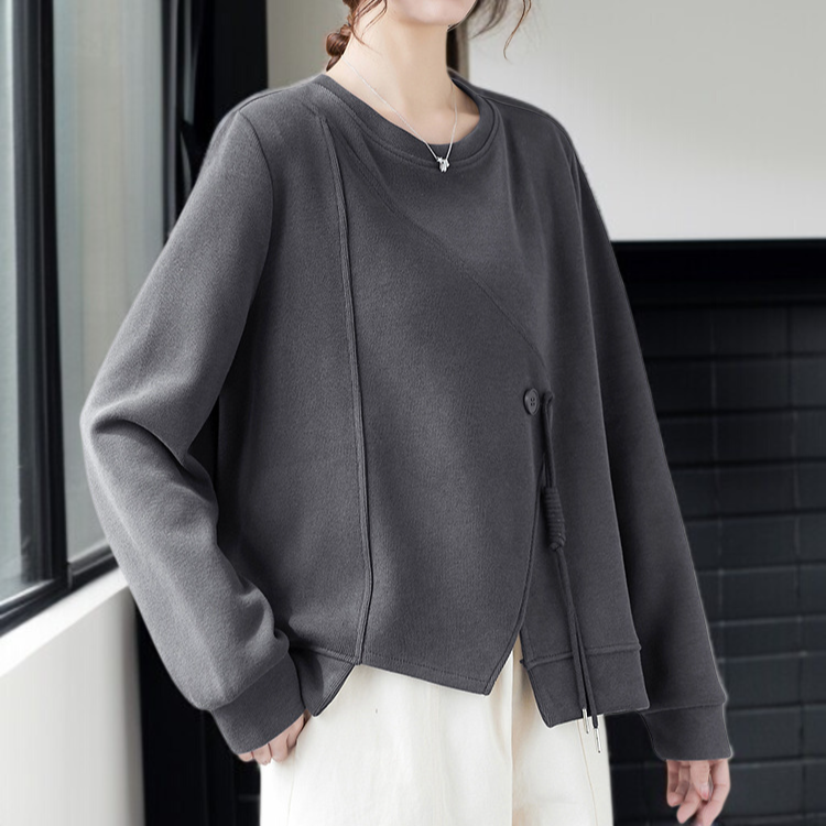 여유로운 핏의 여성 빅사이즈 니트