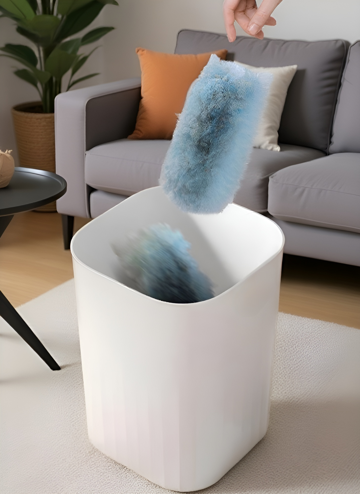 柔らかい繊維で傷つけずに掃除可能