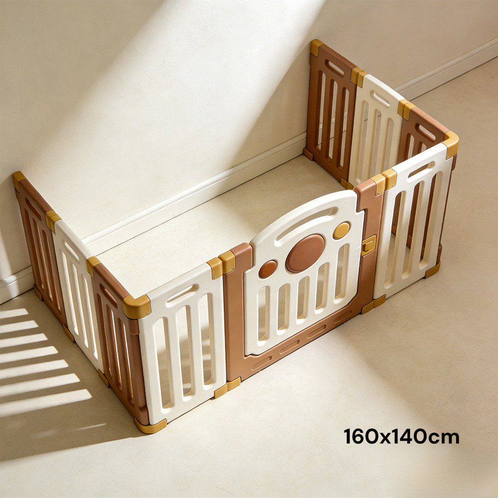 Spacious playpen for babies and toddlers