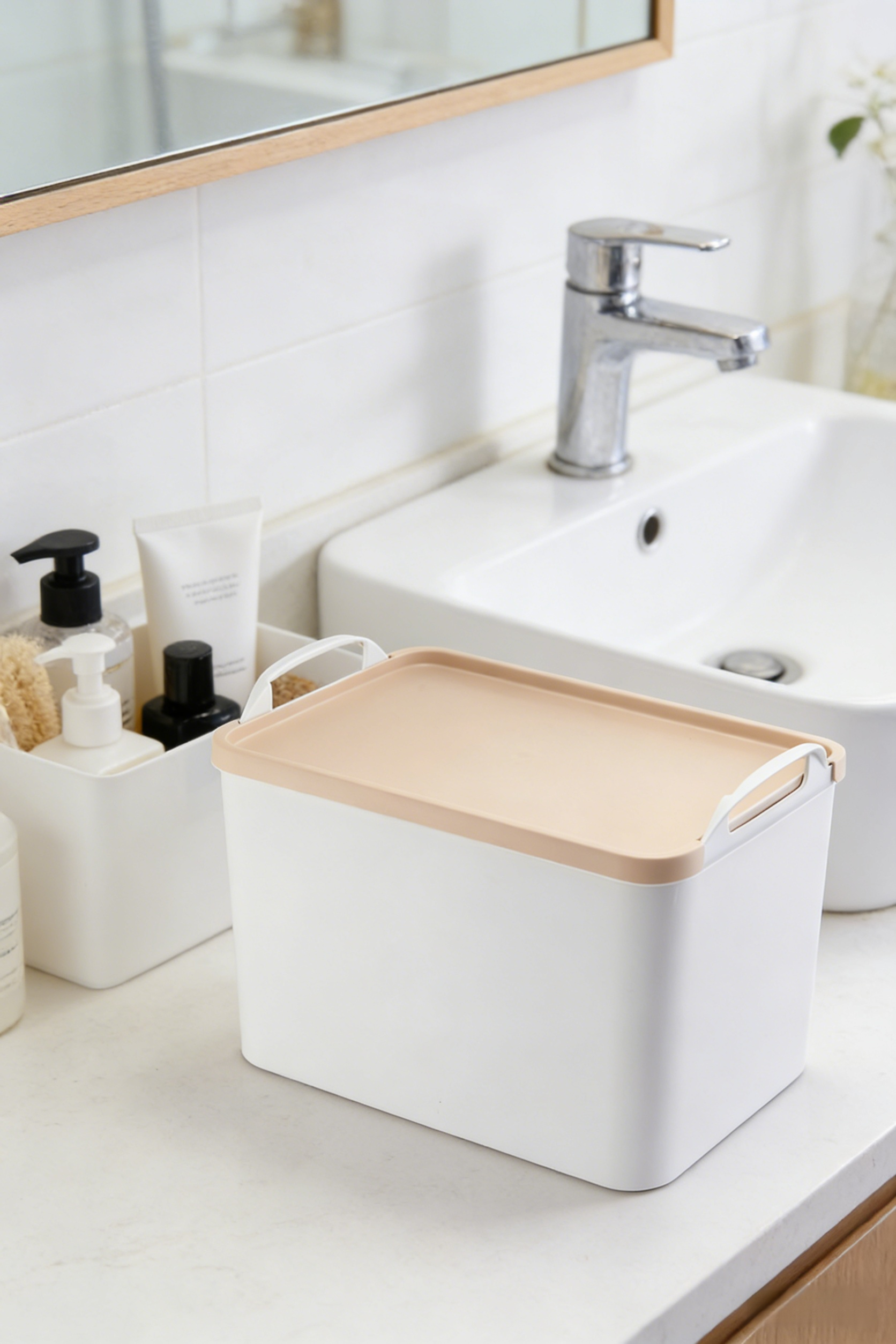 Durable Japanese-style storage box with handle