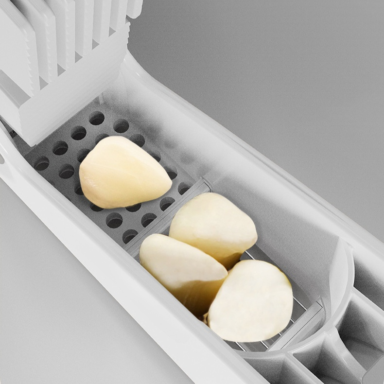 4-in-1 Knoblauchpresse