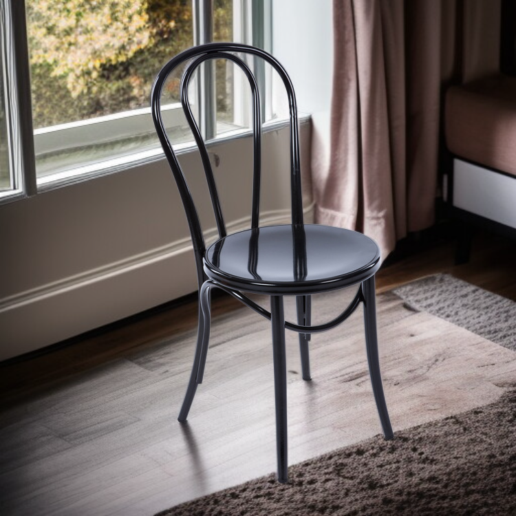 철제 소재의 미니멀리즘 스타일 식탁 의자