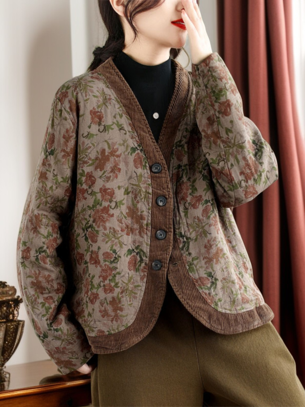 軽やかなコットン素材の女性アウター