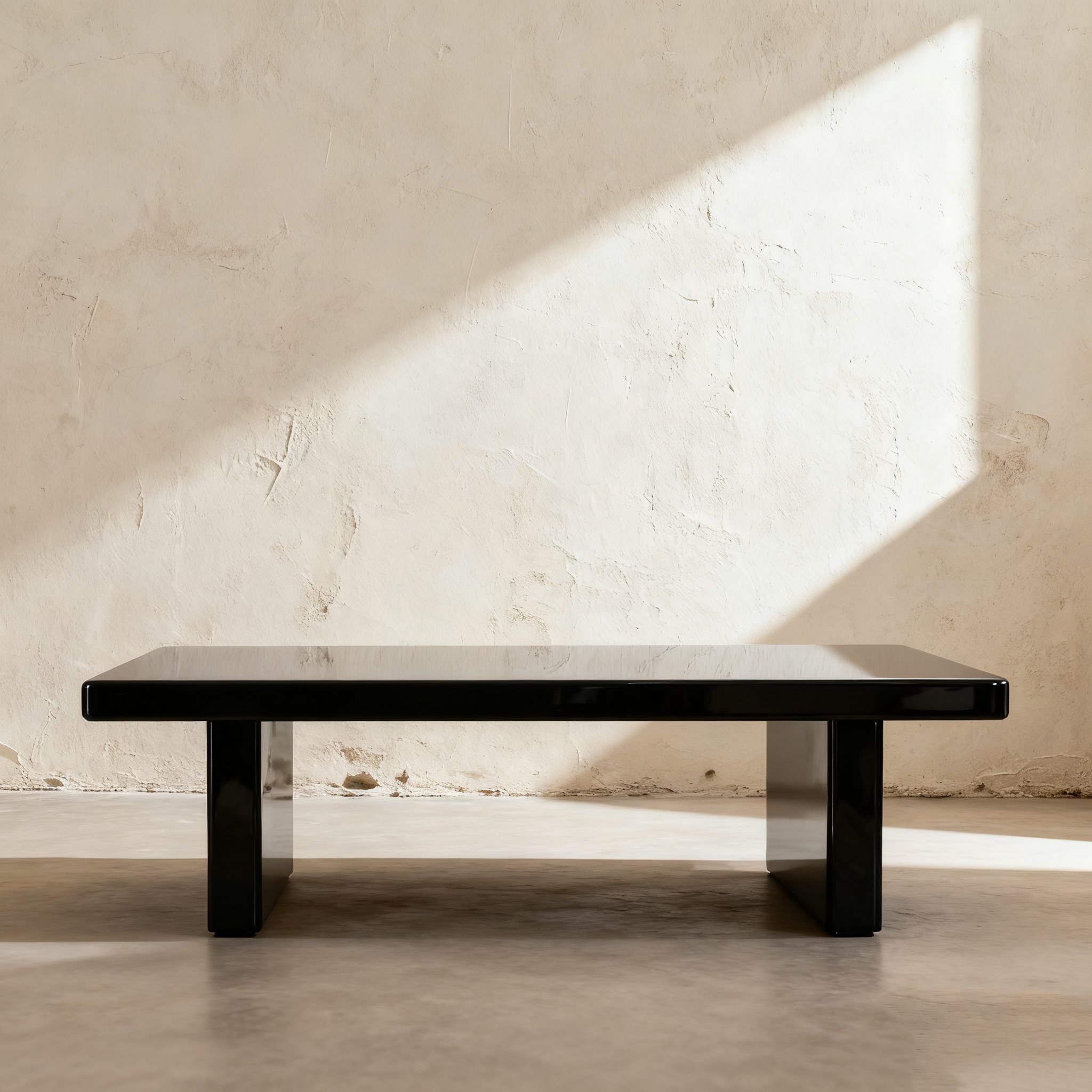 심플하고 세련된 원목 커피 테이블