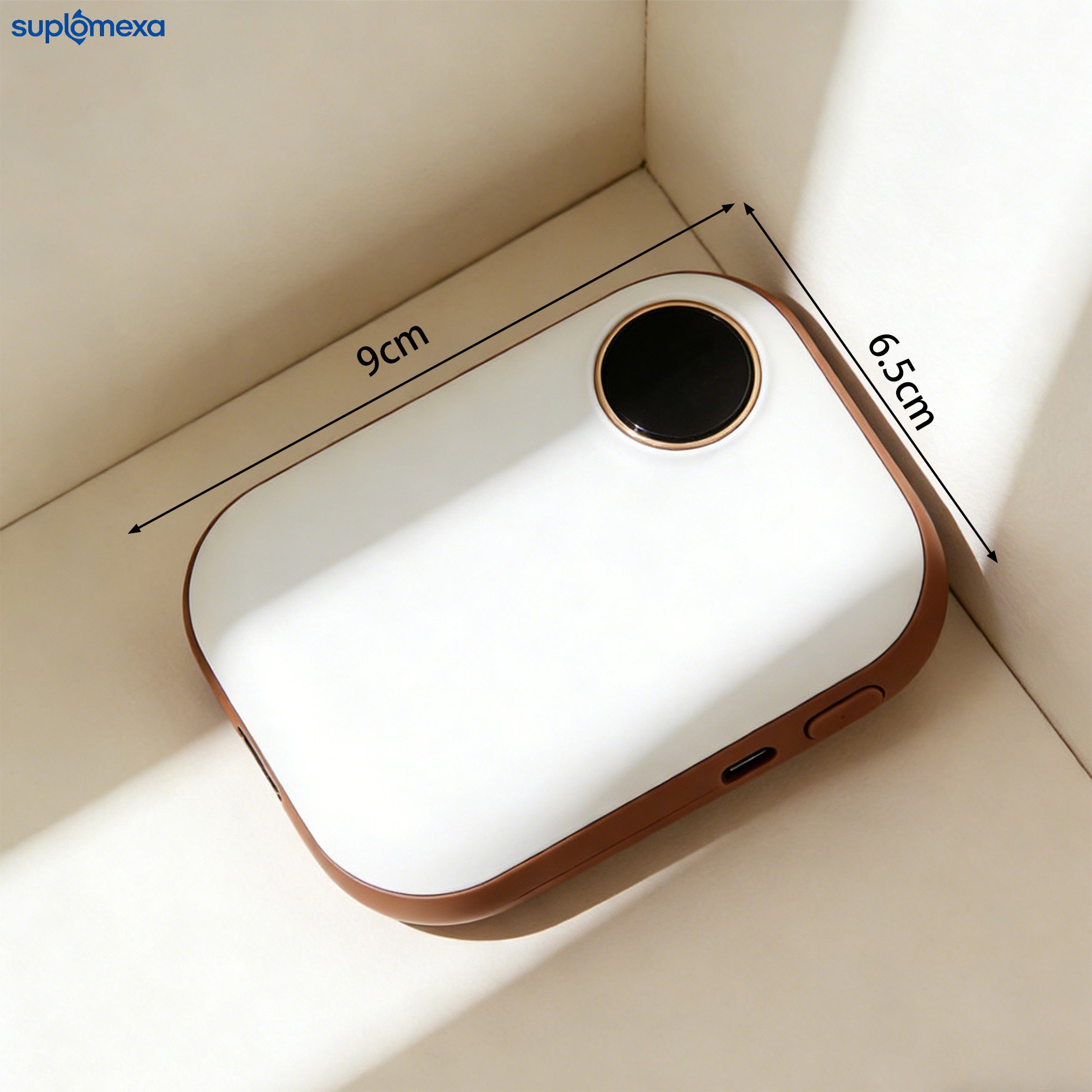 USBポート搭載のポータブル電源バンク