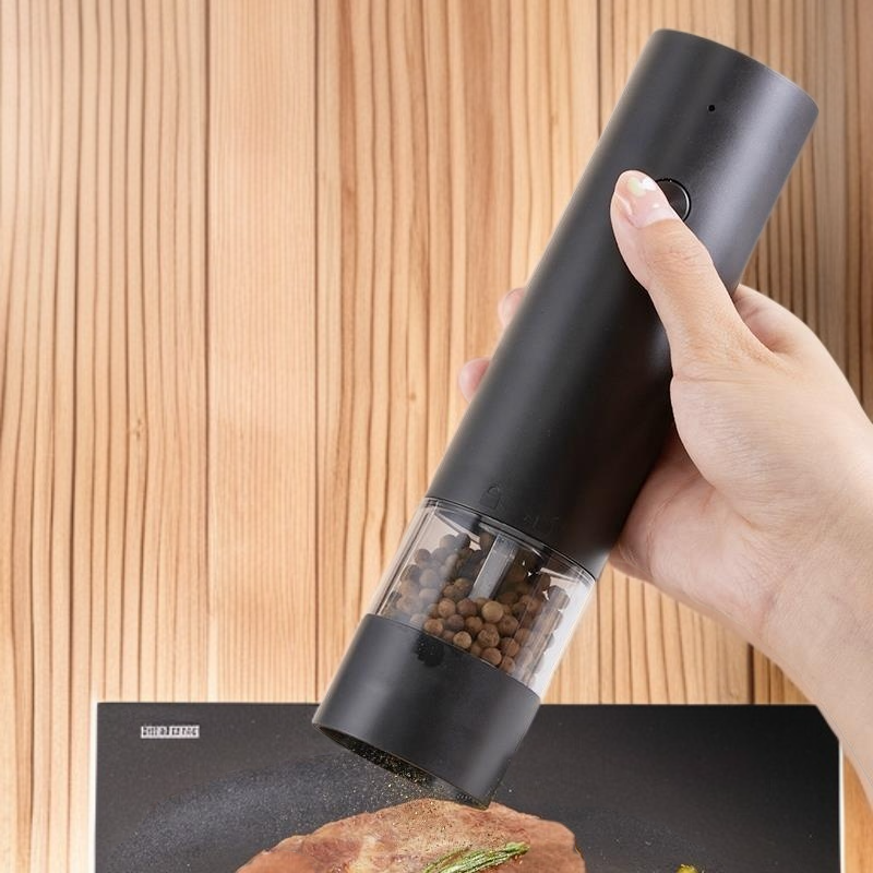 スパイスを均一に挽く高性能グラインダー