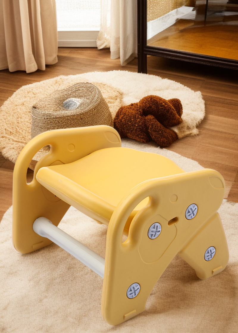 Bezpieczna zjeżdżalnia dziecięca z elementami do strzelania