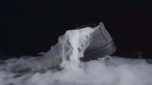 حذاء لكبار السن مع تهوية ممتازة