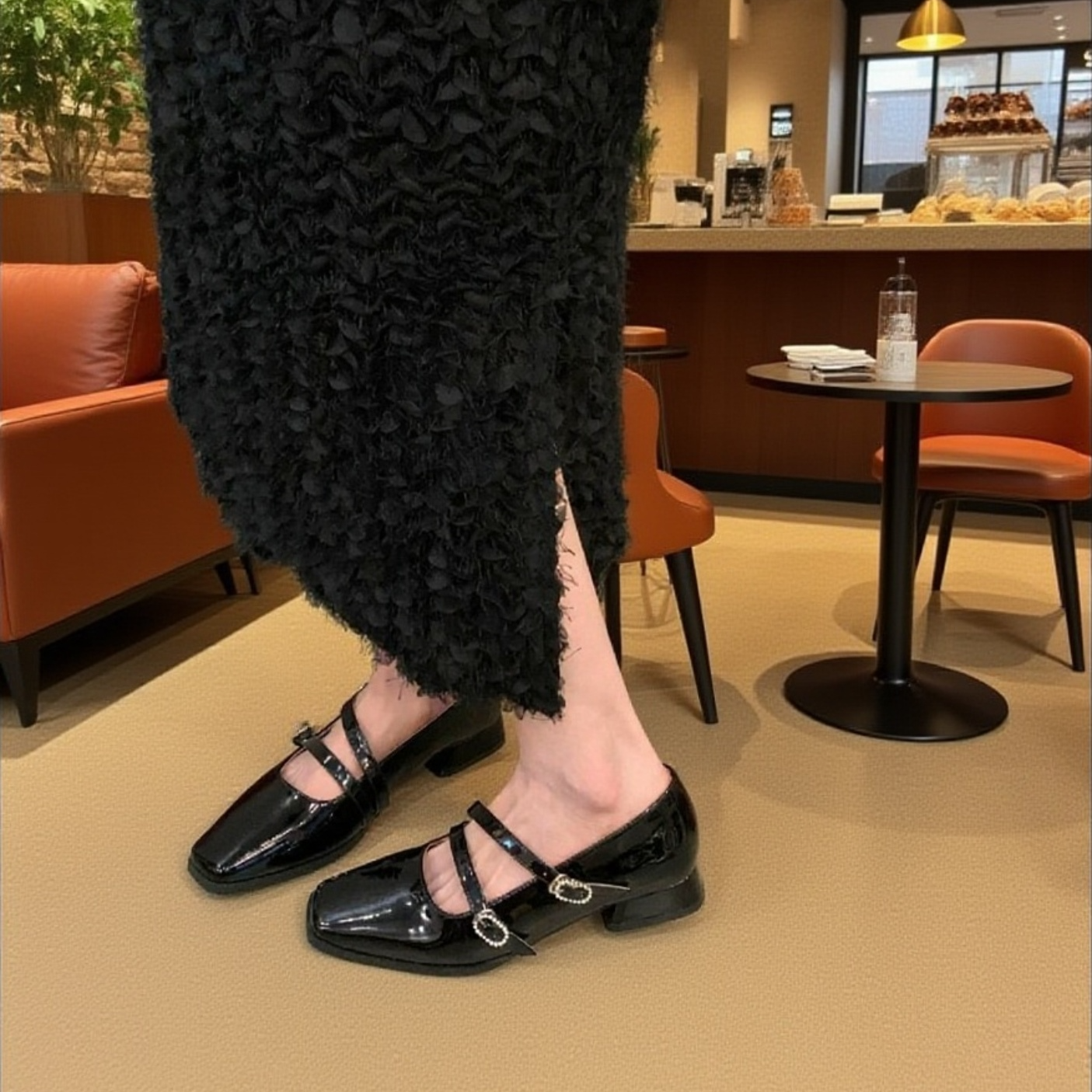 두꺼운 굽의 스퀘어 토 실버 메리 제인 슈즈