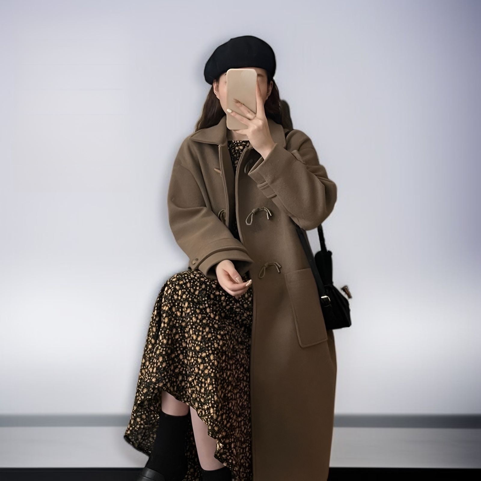 코너 버튼이있는 일본식 모직 코트