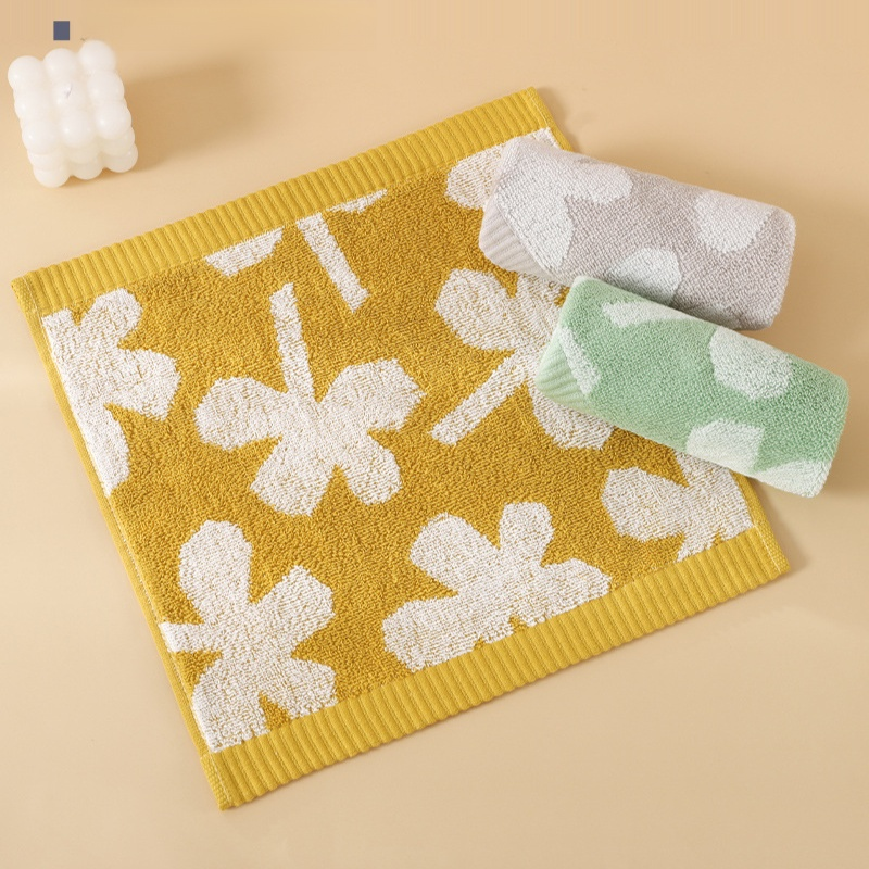 Petite serviette carrée portable et absorbante