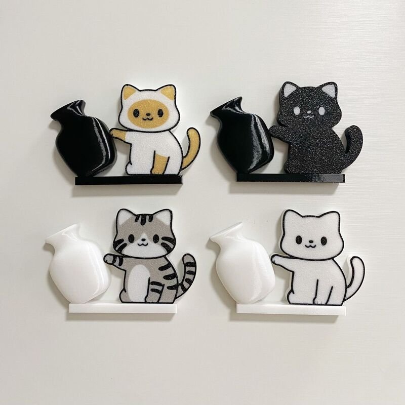 Cat-shaped storage ornament