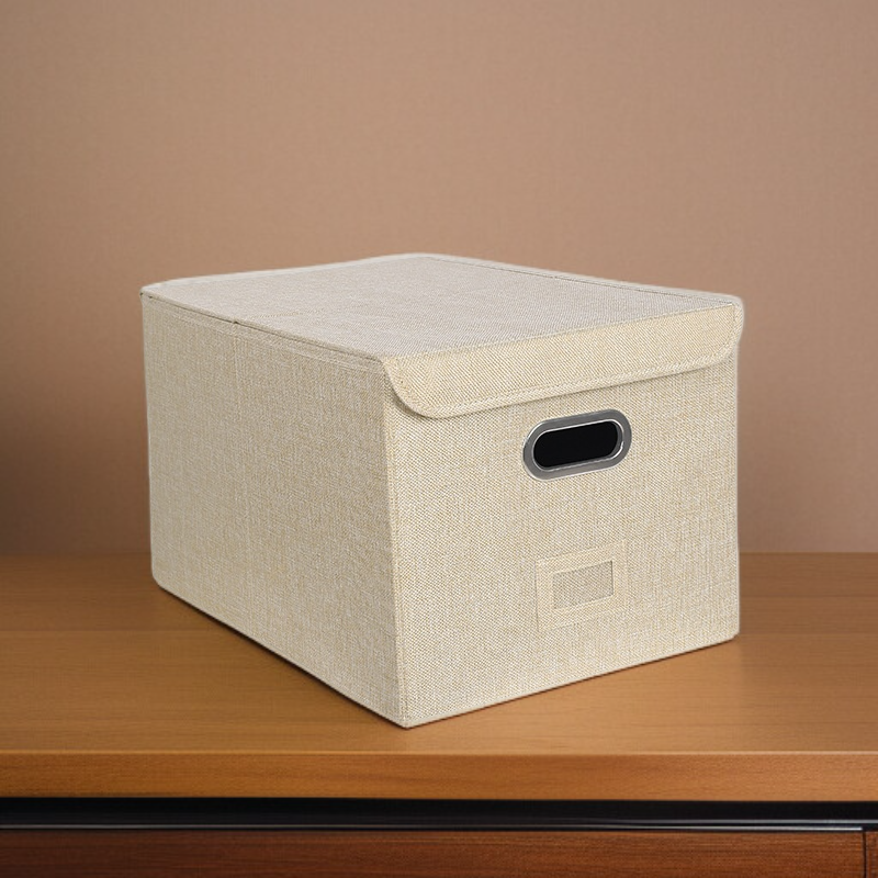 뚜껑이 닫힌 상태의 의류 보관함 디테일