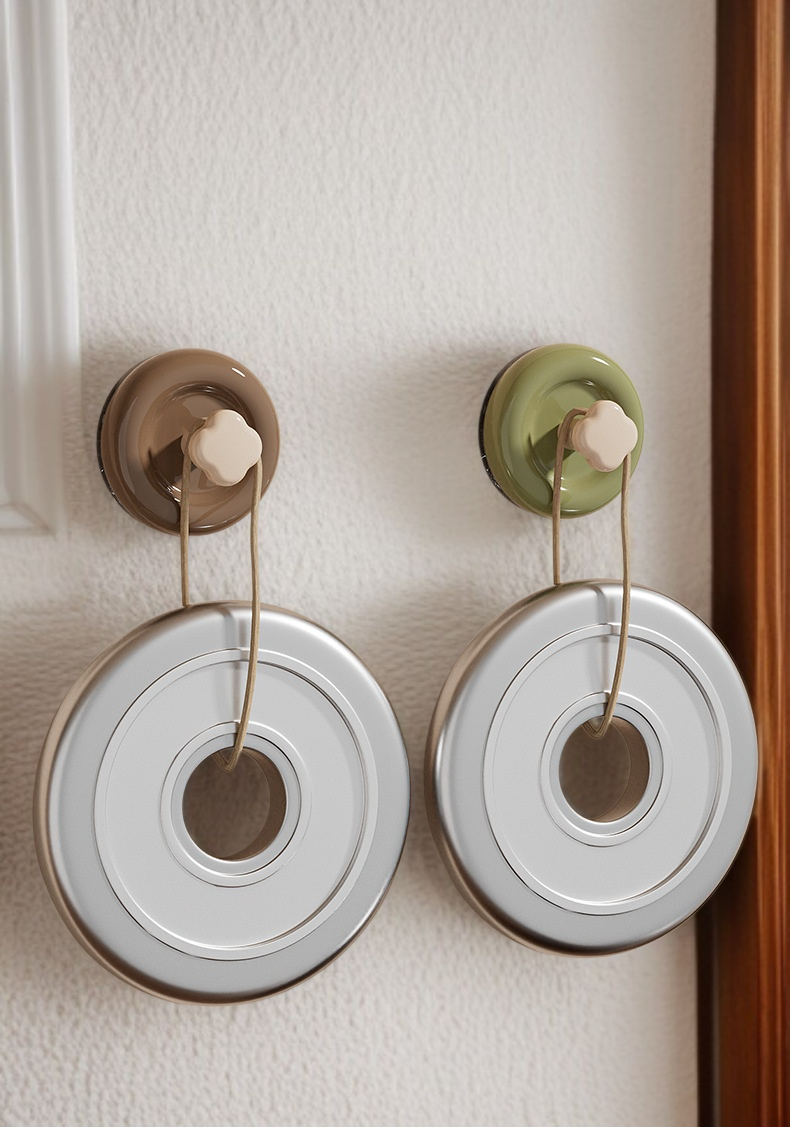 주방 벽면에 부착된 펀치프리 강력후크