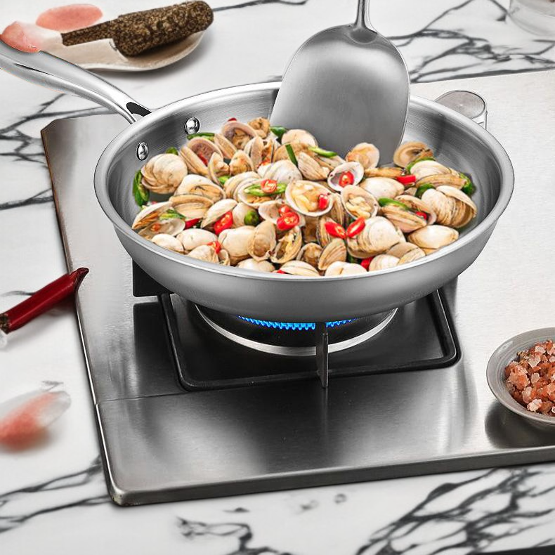 Healthy cooking with stainless steel frying pan
