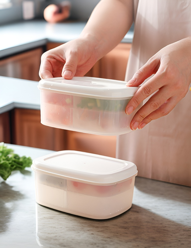 냉장고 정리에 편리한 물 빠짐 기능 식품 용기