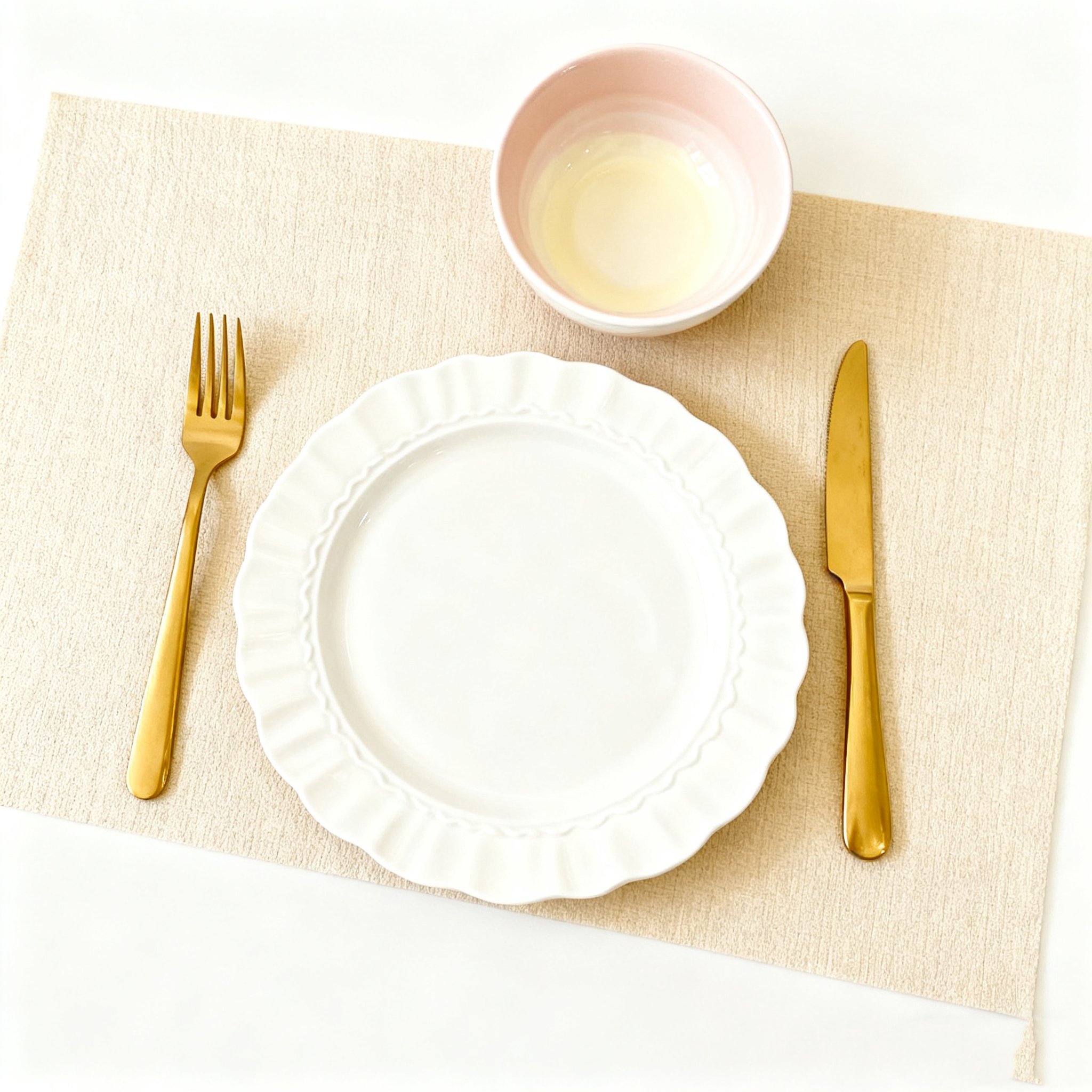  ชุดเครื่องใช้บนโต๊ะอาหารสไตล์ครีม (4 ชุด)