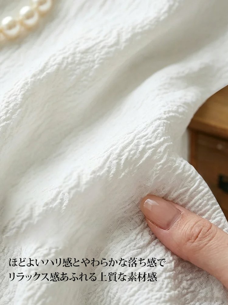 キーネックペプラムブラウス