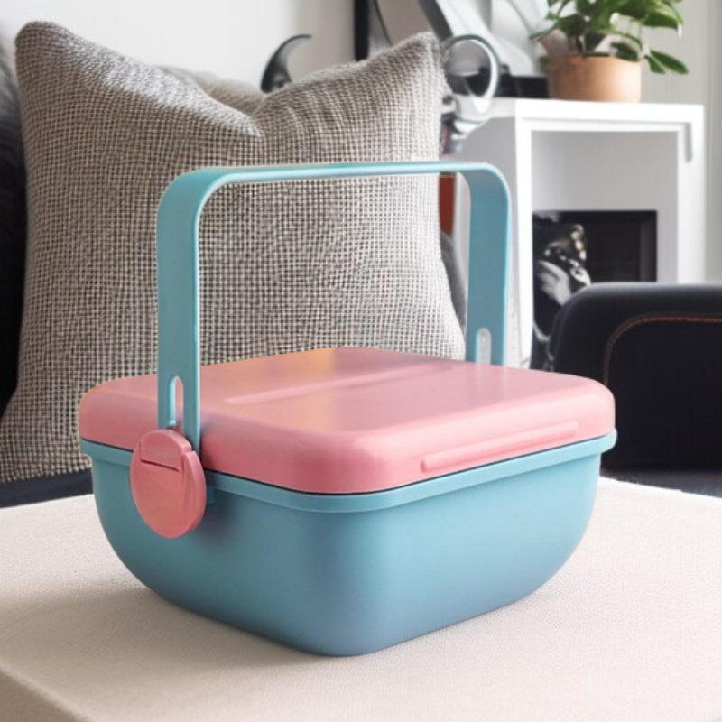 Contenedor de alimentos portátil con divisiones, ideal para llevar almuerzo