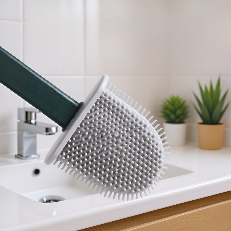 Toilet cleaning brush