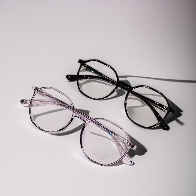  Portable Head-Mounted Magnifying Glasses for Seniors