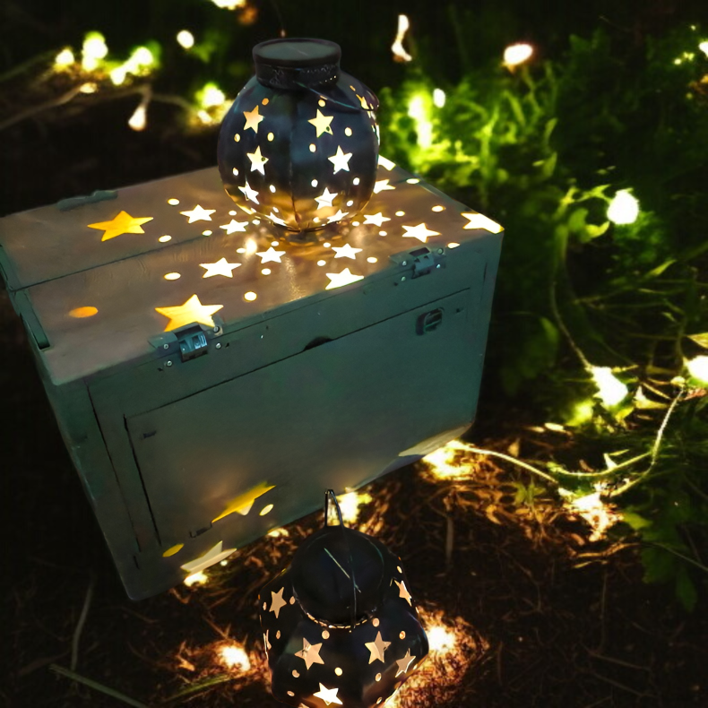 ソーラー屋外ライトランタンスターナイトライト暖かい光IP65防水ガーデン装飾ライトガーデンライトLED芝生ライト鉄五芒星ライトシャドウライト自動点灯