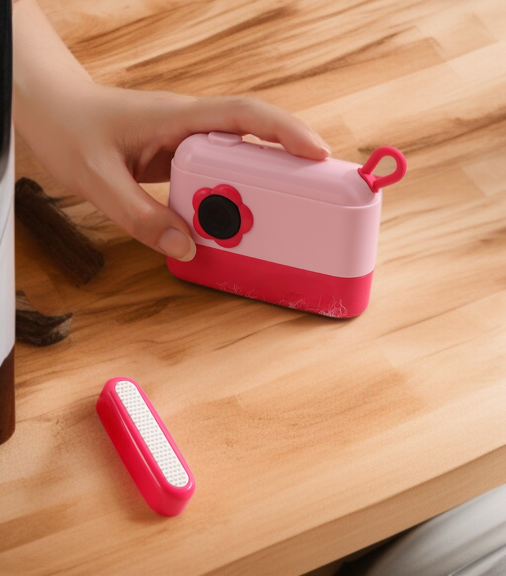 カメラボディのホコリ・糸くず除去シーン