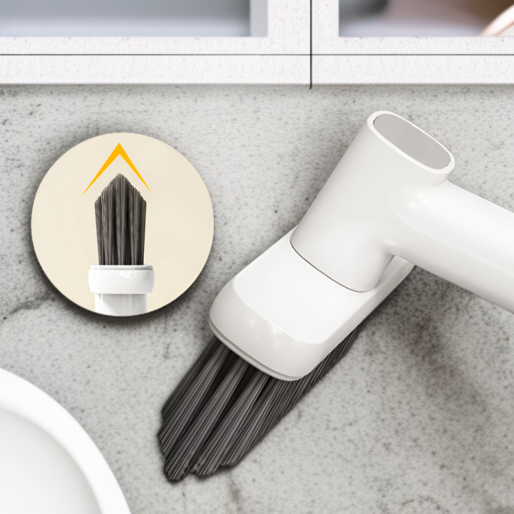 多機能ブラシで浴槽から窓まで幅広く対応