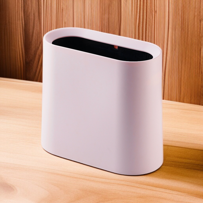 공간 절약형 단색 쓰레기통 측면 사진