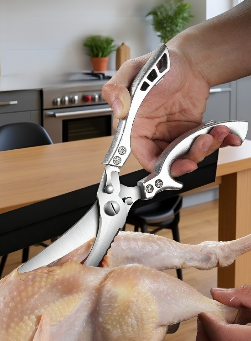 식재료 손질에 적합한 주방 가위 사용 예시