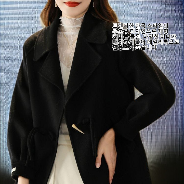 키가 작은 여성을 위한 양면 모조 캐시미어 코트, 짧은 한국 스타일, 느슨한 핏, 뿔 단추 디자인으로 가을과 겨울에 완벽합니다.