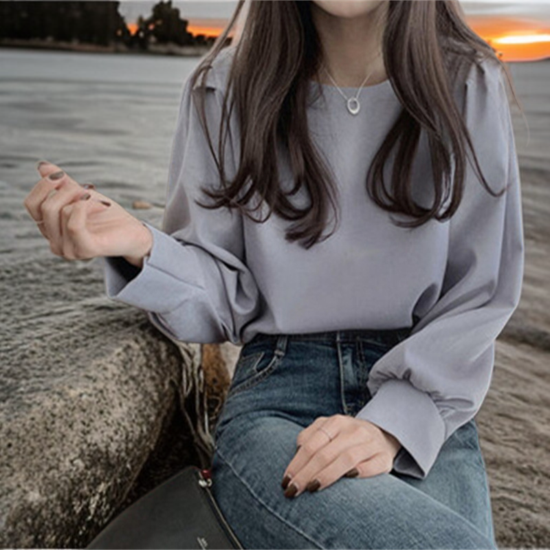 女性の秋の白い老化長袖シャツ緩い泡袖ブラウスヘイズブルー長袖シャツ