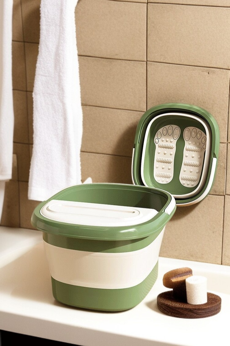 コンパクトに折りたたまれたフットバス