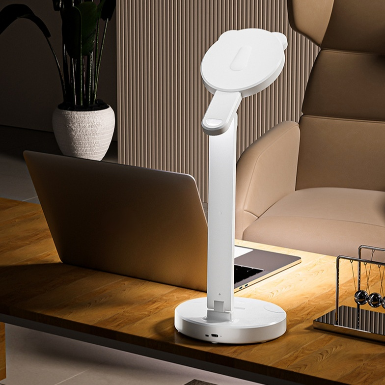 Folding eye-protection desk lamp
