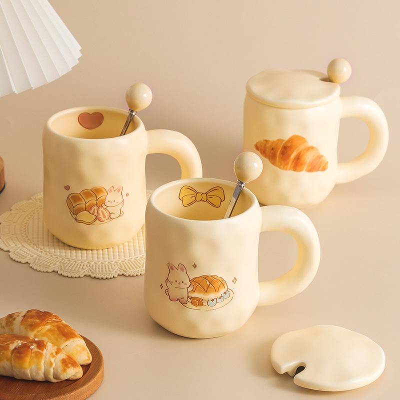 陶器のコーヒーカップ