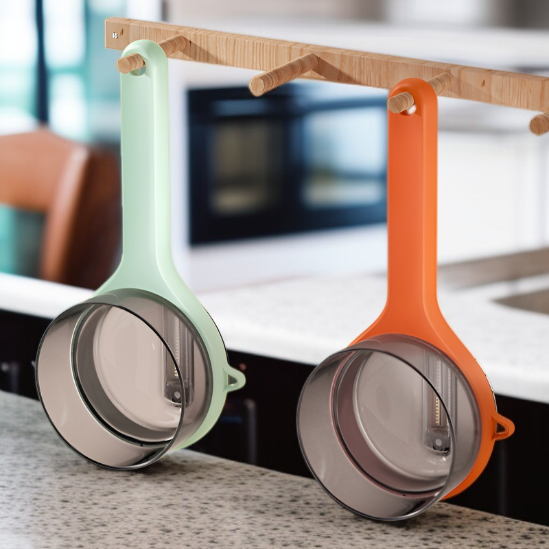 Obieraczka z pojemnikiem do przechowywania