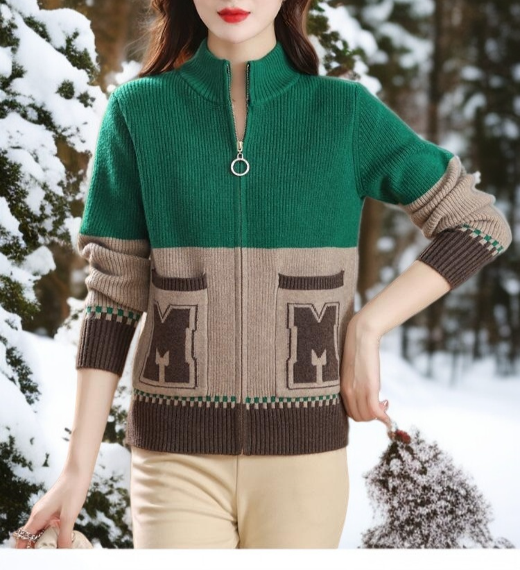 柔らかい素材のニットカーディガン質感